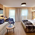 Margit 4*
