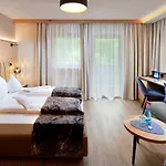 Margit 4*