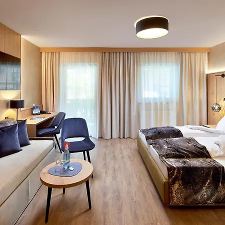 Margit 4*